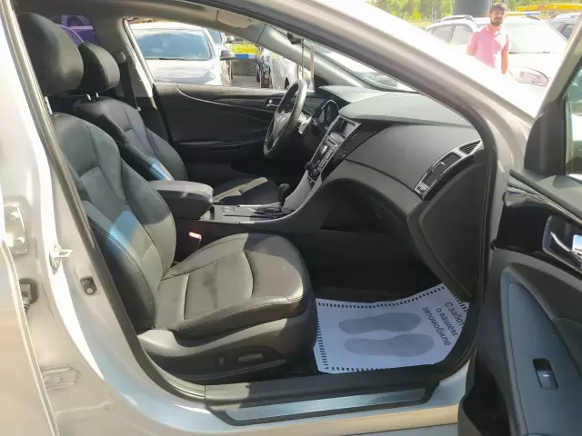 Hyundai Sonata 2010