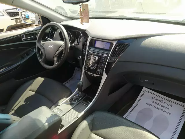 Hyundai Sonata 2010