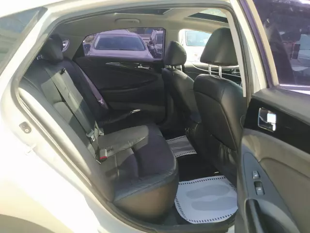 Hyundai Sonata 2010
