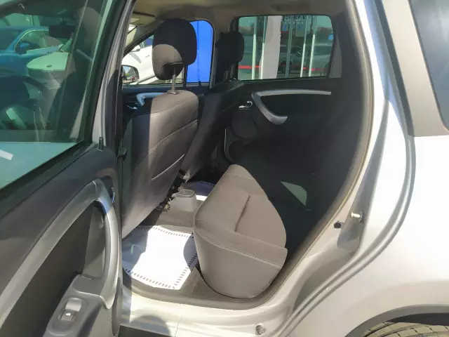 Nissan Terrano 2015