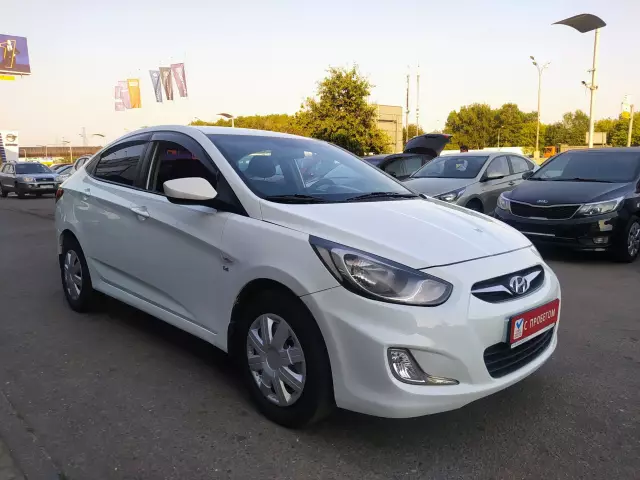 Hyundai Solaris 2013