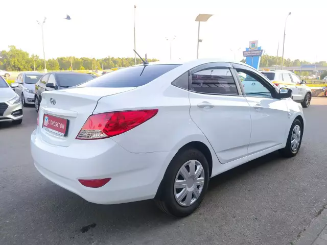 Hyundai Solaris 2013
