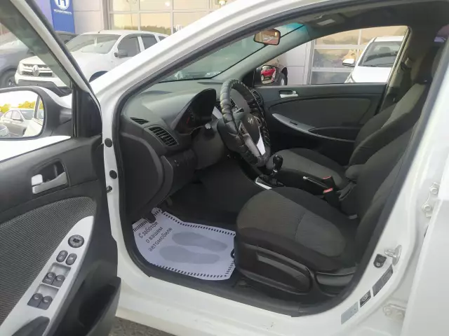 Hyundai Solaris 2013