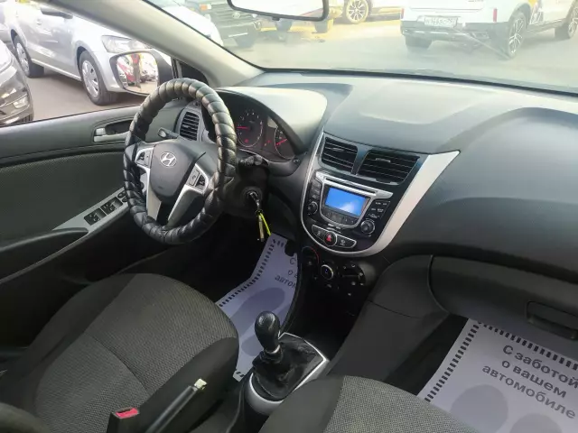 Hyundai Solaris 2013