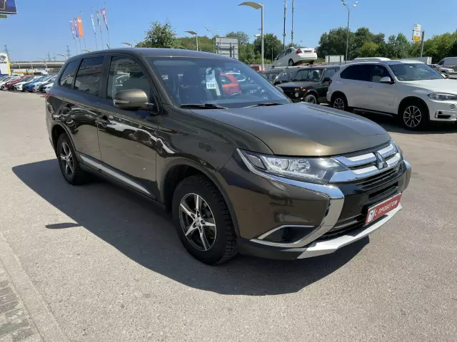 Mitsubishi Outlander 2016