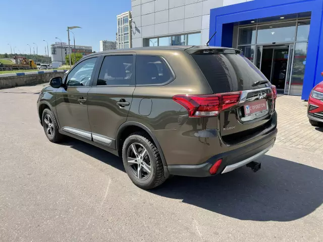 Mitsubishi Outlander 2016