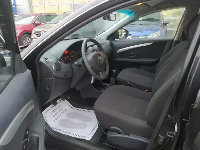 Nissan Almera 2016