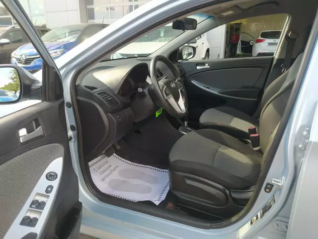 Hyundai Solaris 2012