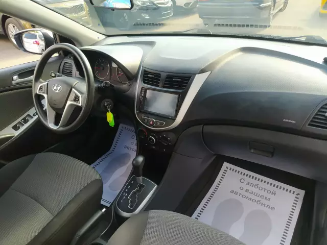 Hyundai Solaris 2012