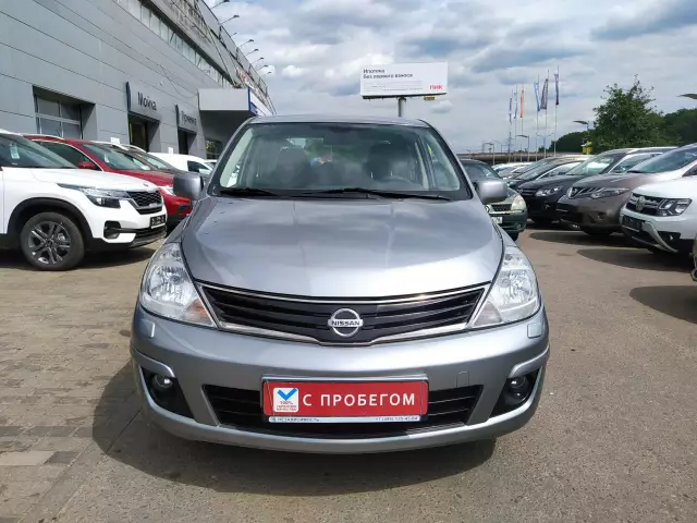 Nissan Tiida 2010