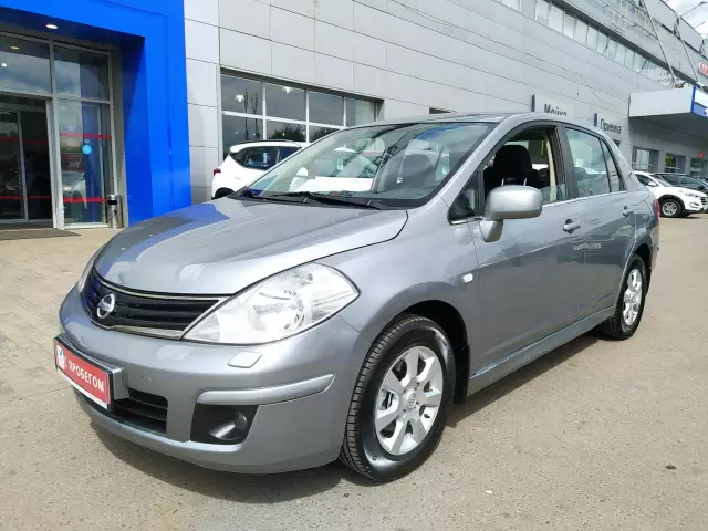 Nissan Tiida 2010