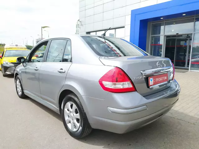 Nissan Tiida 2010