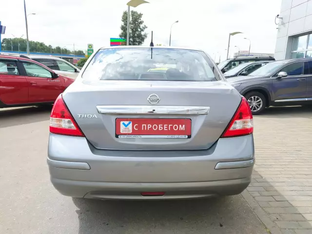 Nissan Tiida 2010