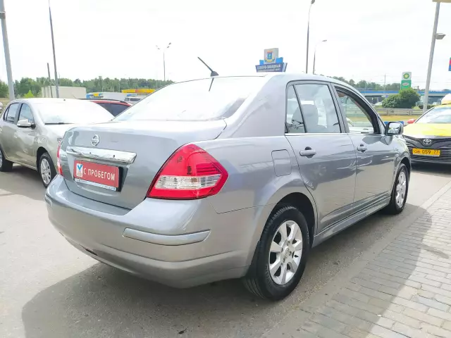 Nissan Tiida 2010