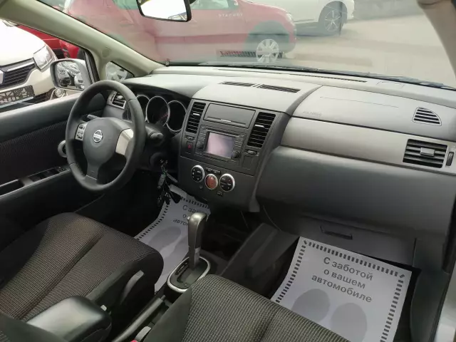 Nissan Tiida 2010