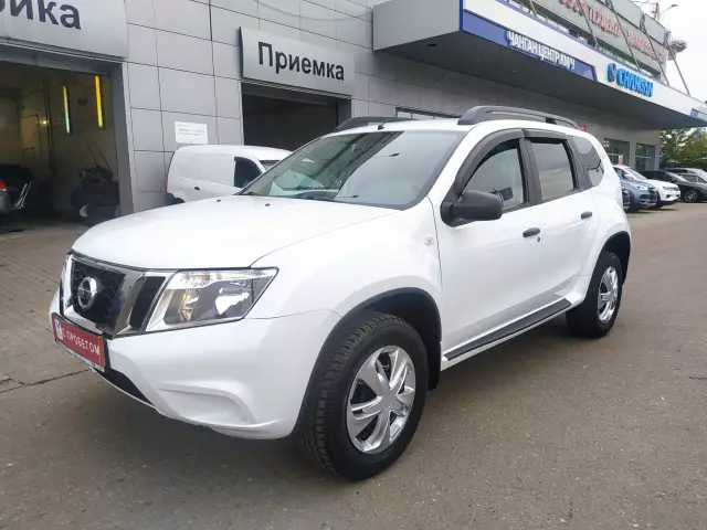 Nissan Terrano 2015