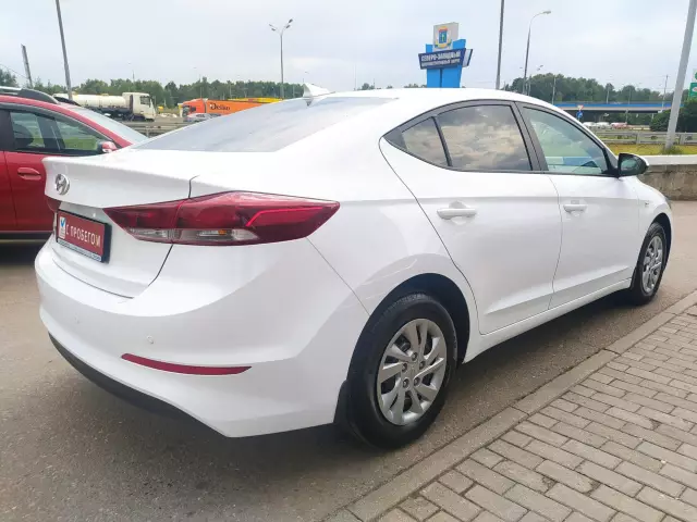 Hyundai Elantra 2017