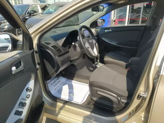 Hyundai Solaris 2011