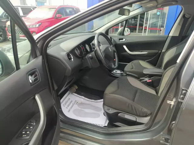 Peugeot 308 2011
