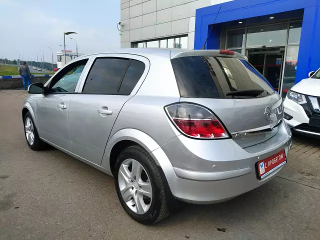 Opel Astra 2010