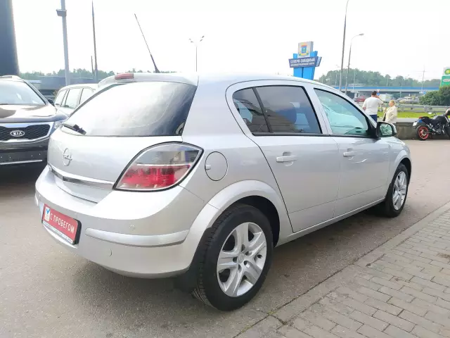 Opel Astra 2010