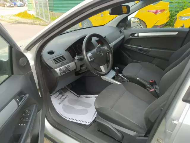 Opel Astra 2010