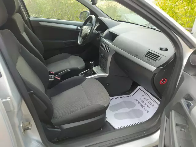 Opel Astra 2010