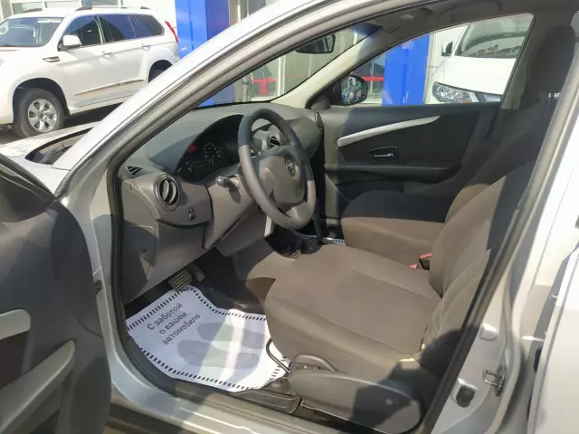 Nissan Almera 2015