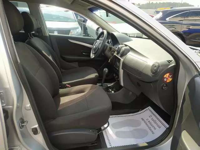 Nissan Almera 2015