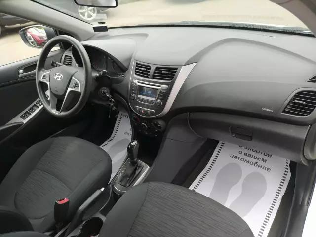Hyundai Solaris 2015