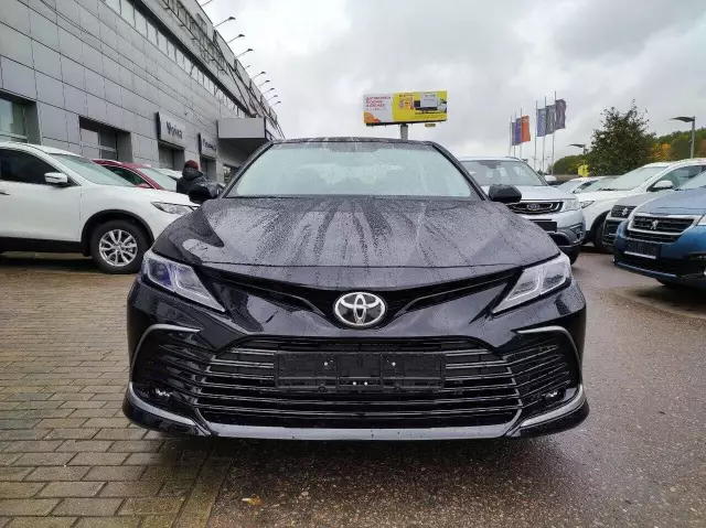 Toyota Camry 2021