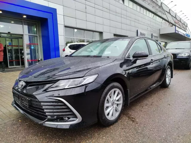 Toyota Camry 2021
