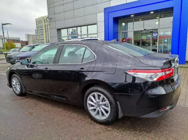 Toyota Camry 2021