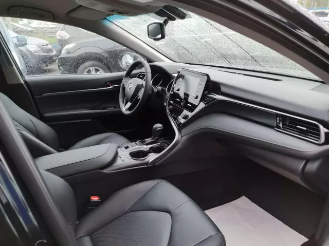 Toyota Camry 2021