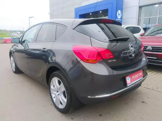 Opel Astra 2014