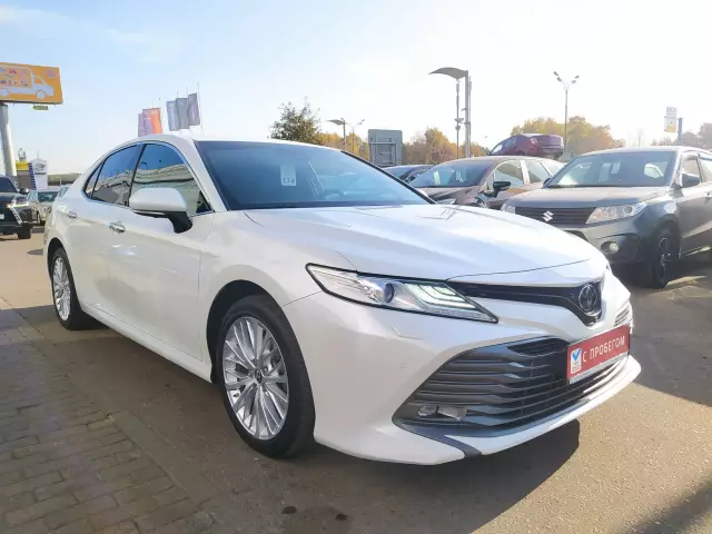 Toyota Camry 2019