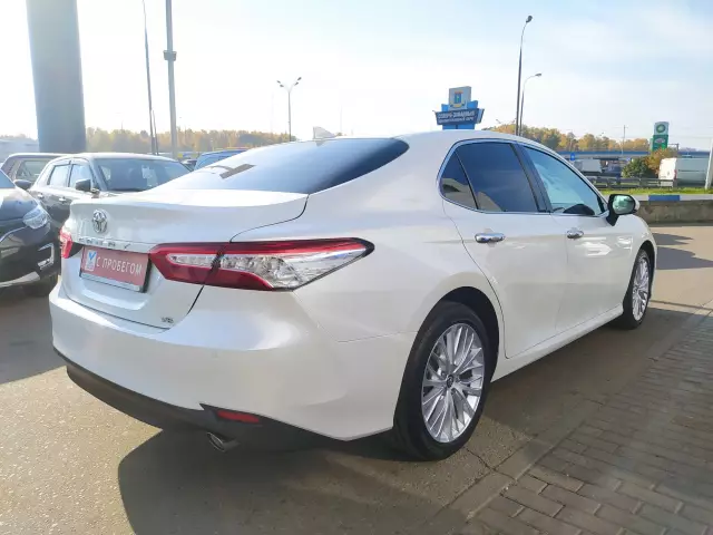 Toyota Camry 2019