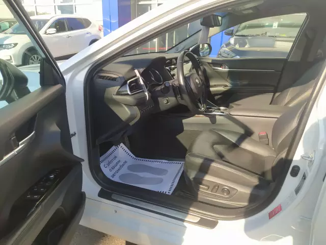 Toyota Camry 2019