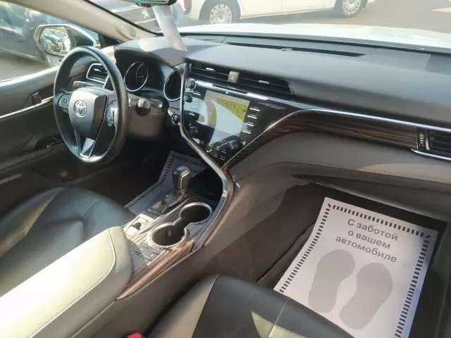 Toyota Camry 2019