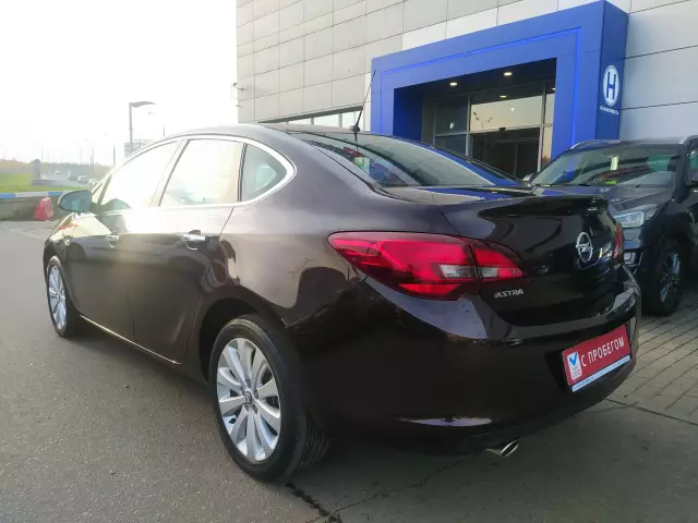 Opel Astra 2013