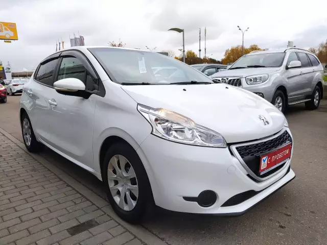 Peugeot 208 2013
