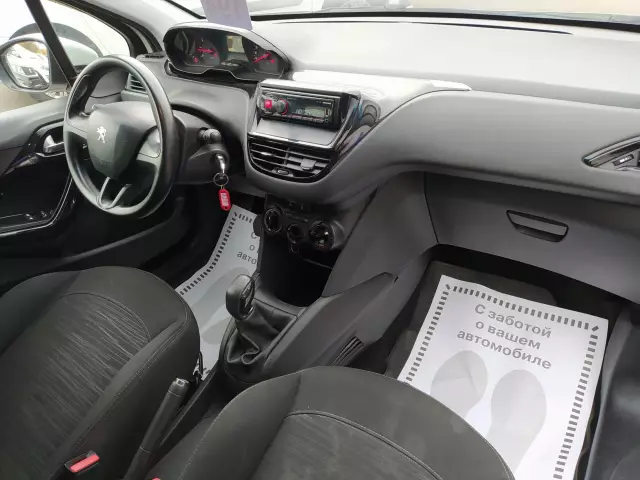 Peugeot 208 2013
