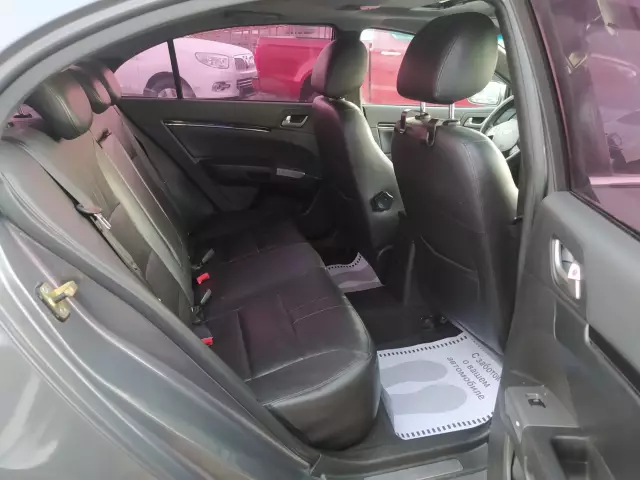 Geely Emgrand EC7 2014