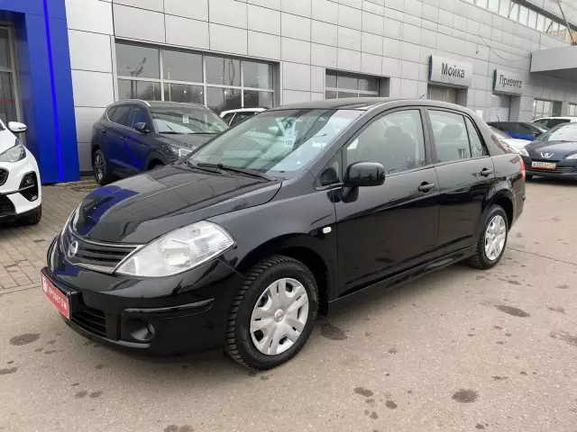Nissan Tiida 2011