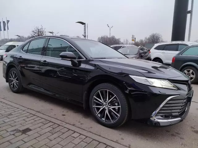 Toyota Camry 2021
