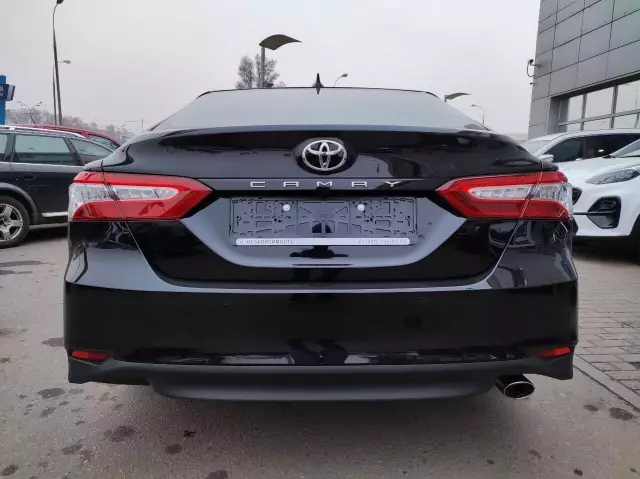 Toyota Camry 2021