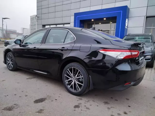 Toyota Camry 2021