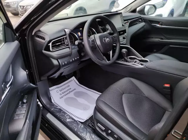 Toyota Camry 2021