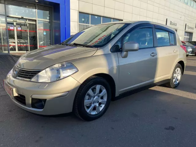 Nissan Tiida 2010
