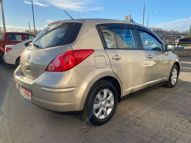 Nissan Tiida 2010